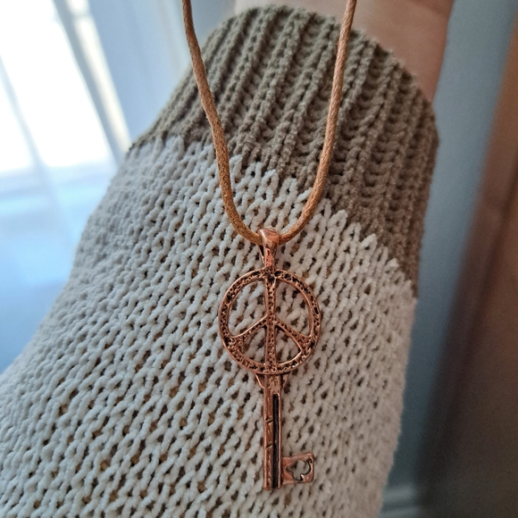 Bohemian Peace Sign Key Adjustable Necklace - Picture 2 of 4